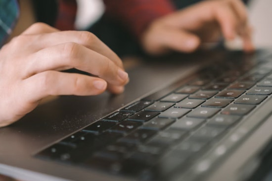 Oregon Man Sentenced to 39 Months for Cyberstalking and Interstate Stalking of Former U.S. Official
