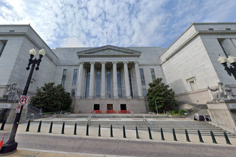 Oversight Committee Presses Treasury for Epstein-Maxwell SARs, Subpoenas Political Figures
