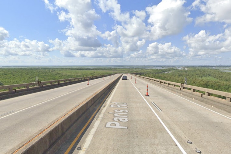 Pedestrian Fatally Hit by 18-Wheeler on Paris Road in New Orleans, Investigation Underway
