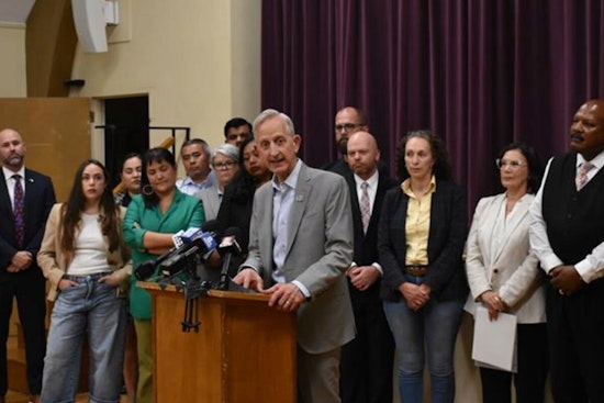 Portland Leaders Unite in Plea for Peace Amid Federal Agents' Arrival at ICE Facility