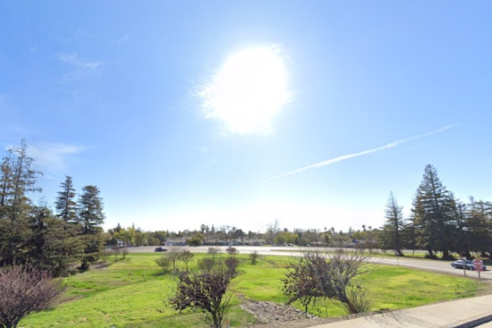 Sacramento's Weather Rollercoaster with Sunny Skies and Potential Showers in the Week Ahead
