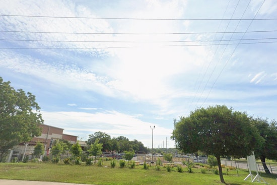 San Antonio Basks in Sunny Days Ahead with Temperatures in the 90s, National Weather Service Reports