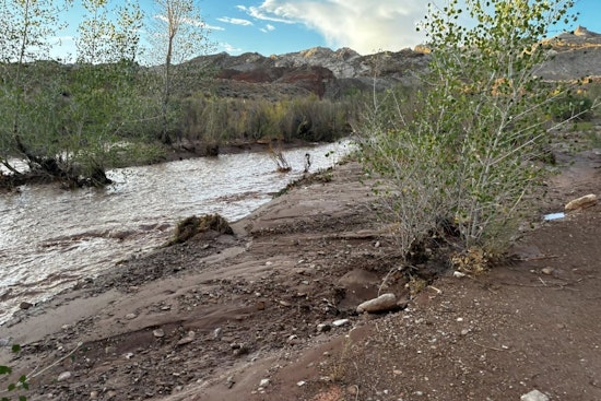 Search and Rescue Teams Swiftly Respond to Flash Floods Trapping Hikers in Utah's Goblin Valley State Park