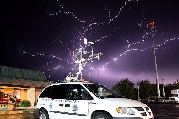 Senators Wyden and Merkley Champion Bill to Revive NOAA Extreme Weather Database, Combat Anti-Science Policies