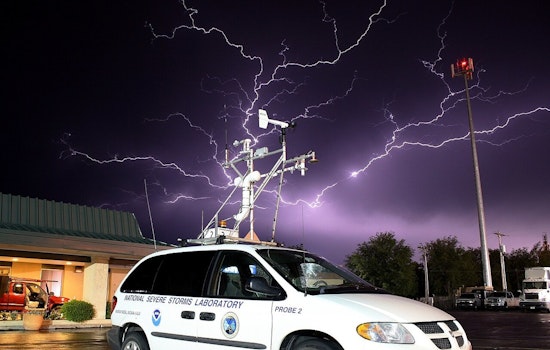 Senators Wyden and Merkley Champion Bill to Revive NOAA Extreme Weather Database, Combat Anti-Science Policies