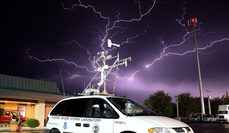 Senators Wyden and Merkley Champion Bill to Revive NOAA Extreme Weather Database, Combat Anti-Science Policies