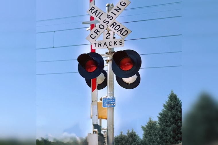 SEPTA Joins National Rail Safety Week, Advocates for Awareness of Lifesaving ENS Signs