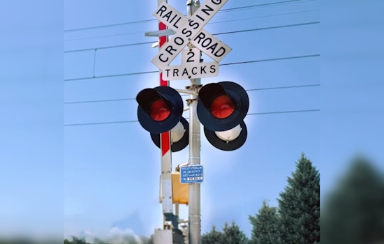 SEPTA Joins National Rail Safety Week, Advocates for Awareness of Lifesaving ENS Signs
