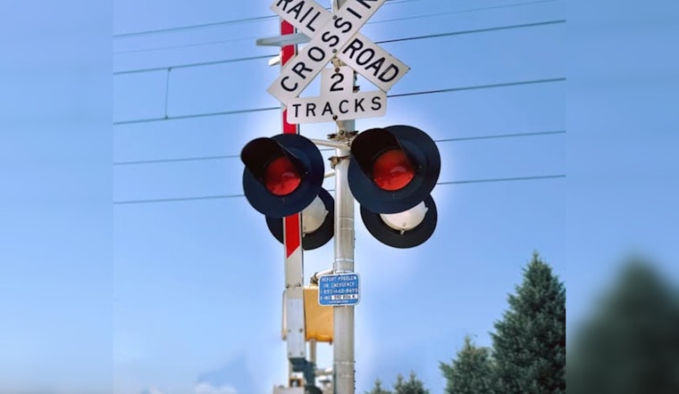 SEPTA Joins National Rail Safety Week, Advocates for Awareness of Lifesaving ENS Signs