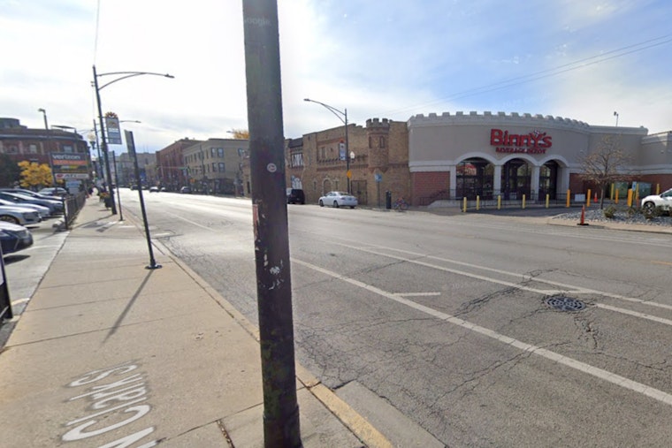 Smash-and-Grab Robbery at Ulta Beauty Store in Chicago's Lake View East Under Investigation