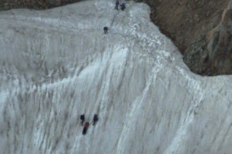 Snowboarder Rescued from Skyscraper Glacier After Dangerous Fall Near Rollins Pass
