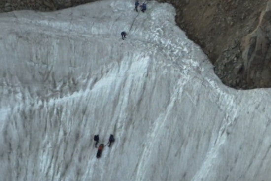 Snowboarder Rescued from Skyscraper Glacier After Dangerous Fall Near Rollins Pass