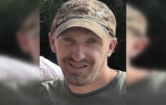 St. Johns Police Issue Silver Alert for Missing 40-Year-Old Daniel Burdick, Public Urged to Assist in Search