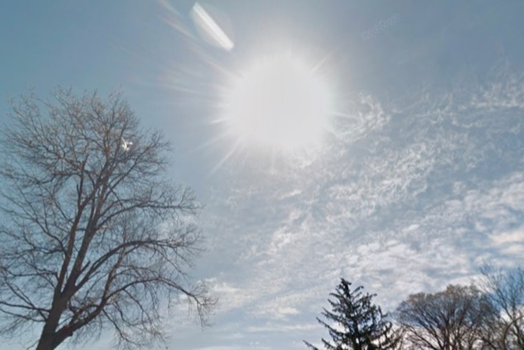 St. Louis Braces for Sizzling Week Ahead with Mid-90s Heatwave, Sunny Skies per NWS Forecast