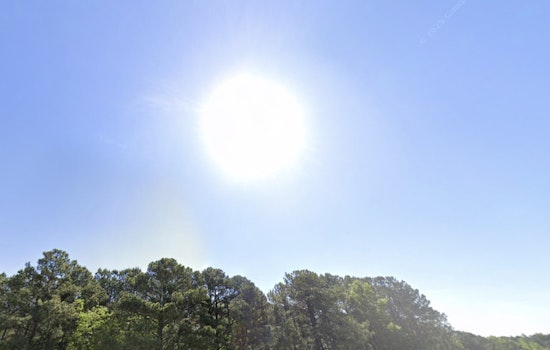Sunny Weekend Ahead for Raleigh with Possible Showers on Monday, NWS Reports