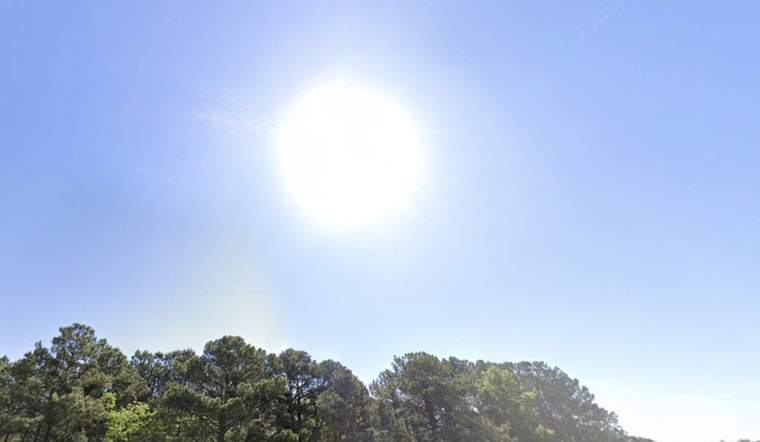 Sunny Weekend Ahead for Raleigh with Possible Showers on Monday, NWS Reports