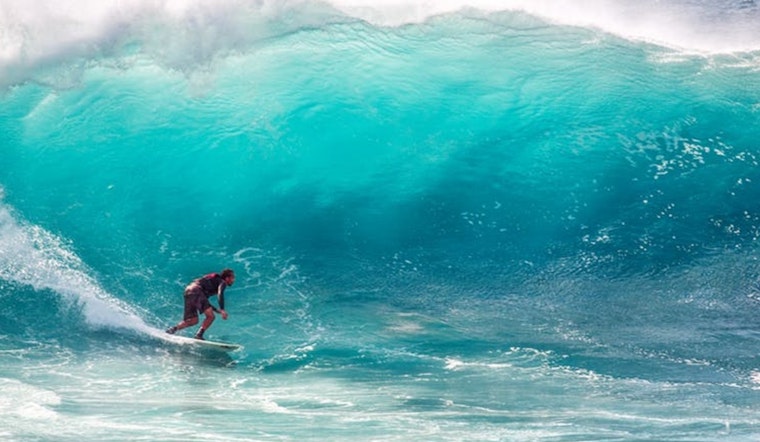 Surfing Community Rallies as Hawaiian Airlines Faces Criticism for Rejecting Champion Joel Tudor’s Longboard