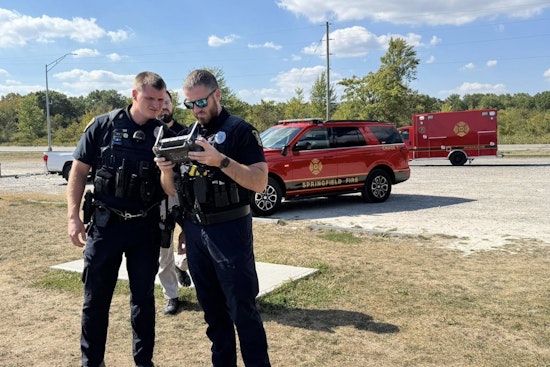 Swift Rescue: Springfield Lake Emergency Averted Through Rapid Police and Fire Department Response