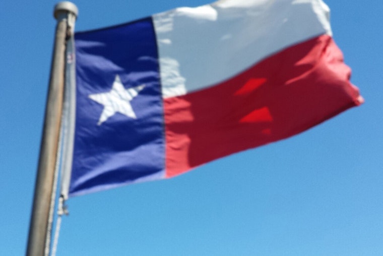 Texas Governor Abbott Orders Flags at Half-Staff in Honor of Charlie Kirk Following Assassination