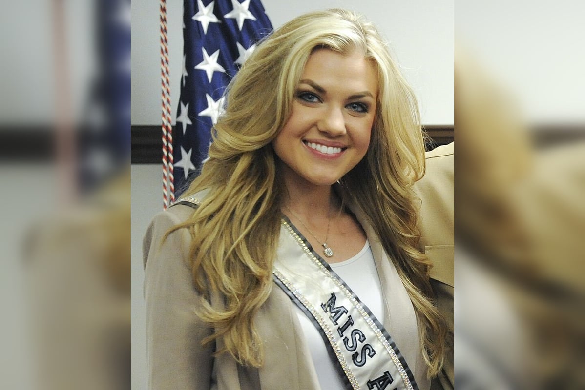 Thousands Gather in Glendale to Honor Turning Point USA Founder Charlie  Kirk as Erika Kirk Becomes New CEO