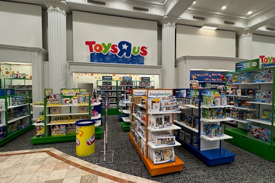 Toys "R" Us Bolsters Chicago Retail Scene with New Flagship Store in Aurora's Premium Outlets