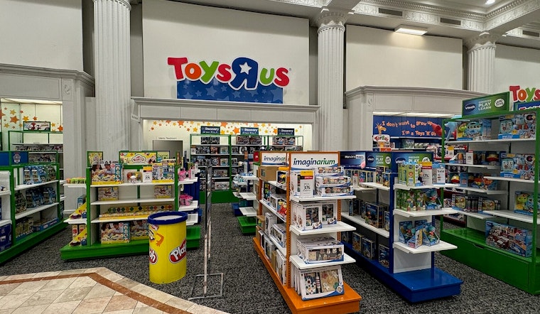 Toys "R" Us Bolsters Chicago Retail Scene with New Flagship Store in Aurora's Premium Outlets