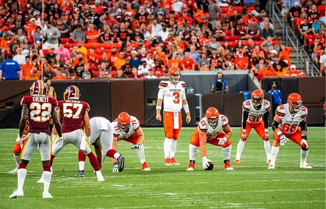 Undefeated Green Bay Packers Face Off Against Cleveland Browns' Sturdy Defense in Week 3 Showdown