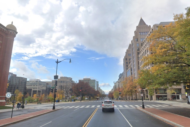 Washington D.C. Welcomes Fall Weather, Gradual Drop in Temperatures and Chances of Showers in the Forecast