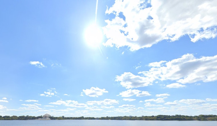 Washington D.C. Greeted by Sunny Skies and Upcoming Chances of Rain in Autumn Forecast