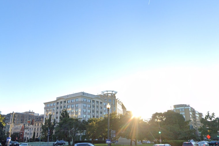 Washington D.C. Greets a Misty Morning, Sunny Skies Expected to Prevail with Temperatures Rising to Mid-70s