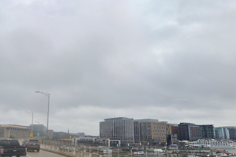 Washington D.C. Welcomes Warm Temperatures, Chance of Showers Increases Midweek