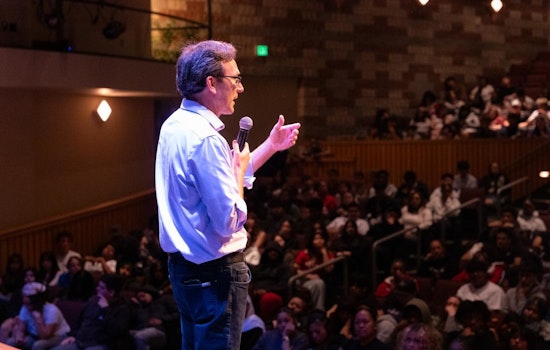 Washington Governor Ferguson Initiates Campaign to Boost FAFSA Completion for Renton High School Students