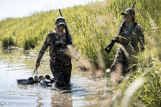 Wisconsin Waterfowl Season Opens, Hunters Gear Up with DNR Guidelines and Health Advisories