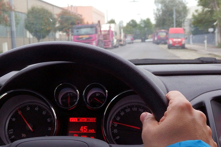 Woman Sues Uber for Being Dumped in Crime-Ridden Area and Assaulted at Knifepoint