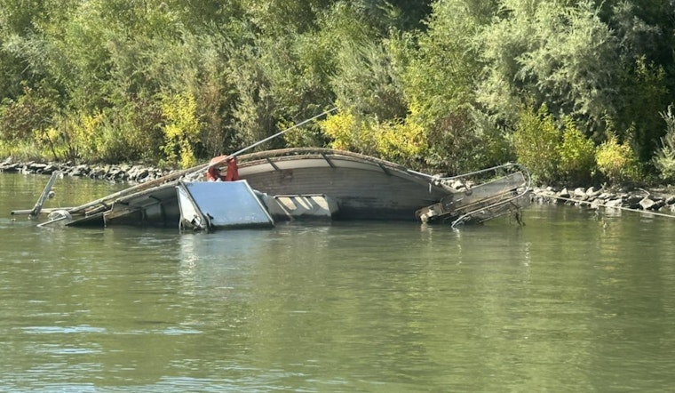 Yolo County Authorities Search for Owner of Sunken Boat "The Hollywood" in Sacramento River