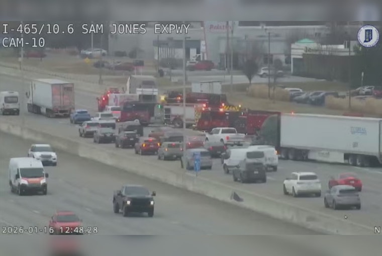 5 Children, 2 Adults Hospitalized After Collision on I-465 in Indianapolis