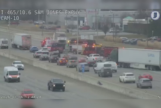 5 Children, 2 Adults Hospitalized After Collision on I-465 in Indianapolis