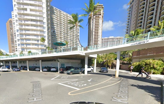 Armed Robbery at Waikīkī Food Stand, Honolulu Police Seek Information on Masked Suspect