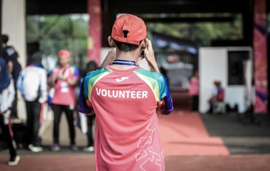 Before Sunrise, Phoenix Scrambles For Volunteers To Tally Homeless Neighbors