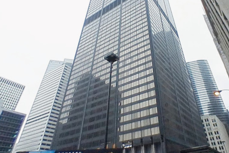Blackstone Eyes Willis Tower Exit as Chicago Icon’s Mega-Loan Clock Ticks