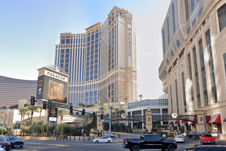 Brotherly Blowup At Palazzo Ends In Strip Knife Attack