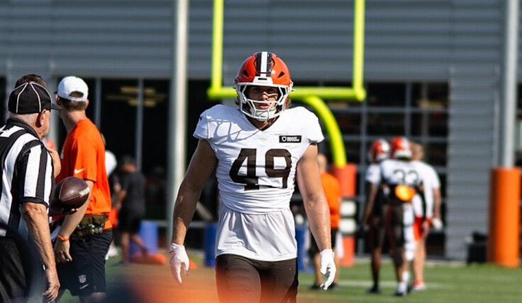 Carson Schwesinger Secures PFWA Defensive Rookie of the Year Title for Cleveland Browns