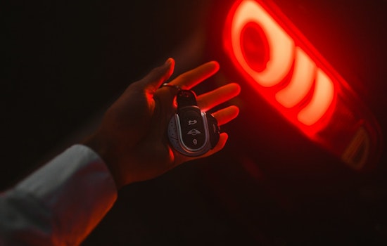 Chicago Car Crooks Crack Key Fobs In Minutes, Cops Warn
