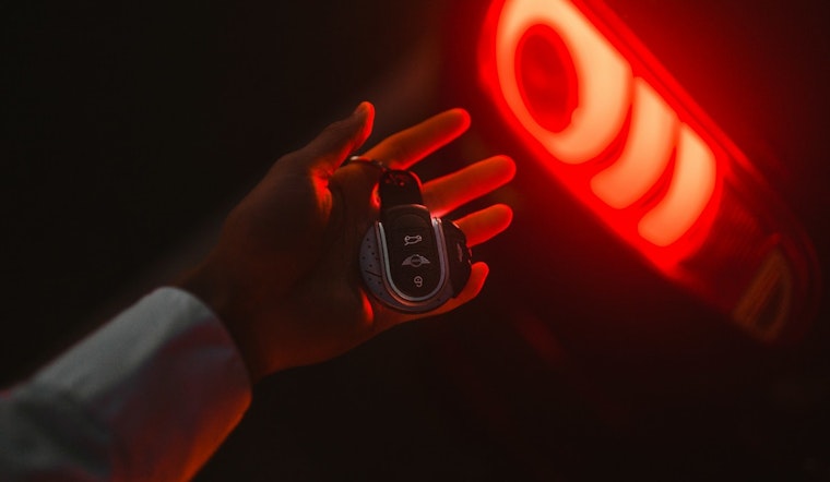 Chicago Car Crooks Crack Key Fobs In Minutes, Cops Warn