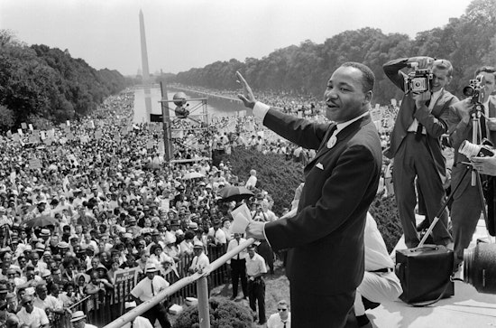 Chicago Honors MLK Legacy with Community Service and Cultural Celebrations Amid Citywide Closures
