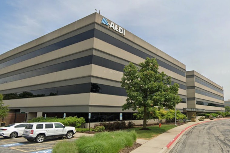 Chicago Suburbs Drowning In Empty Cubicles As Office Glut Hits New Record