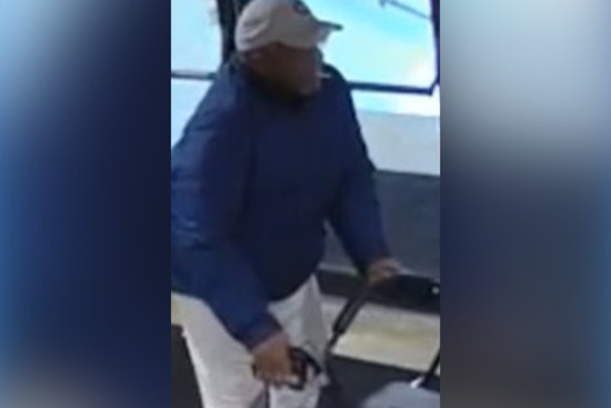 Cincinnati Police Seek Public Help to Identify Suspect in Electronics Theft at 308 Reading Rd.