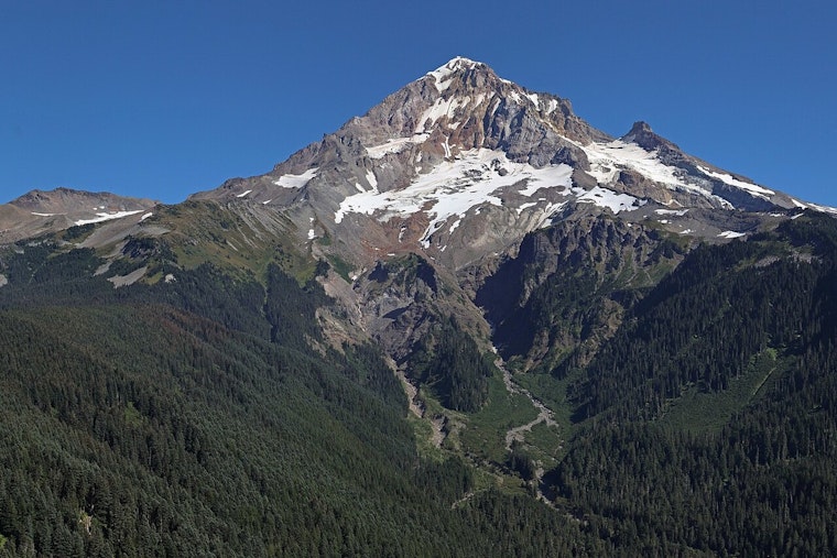 Climber Plunges 300 Feet To Death In Mount Hood's Devil's Kitchen