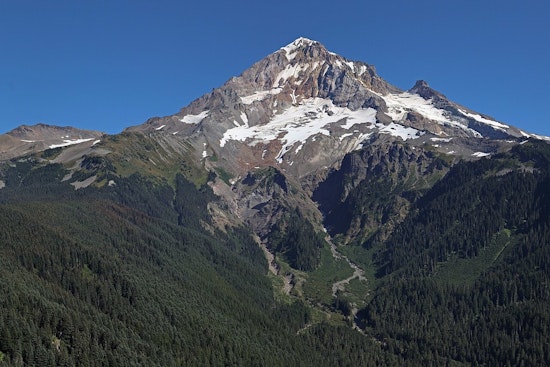 Climber Plunges 300 Feet To Death In Mount Hood's Devil's Kitchen