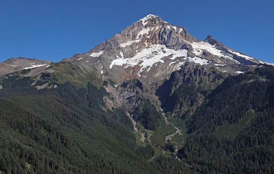 Climber Plunges 300 Feet To Death In Mount Hood's Devil's Kitchen